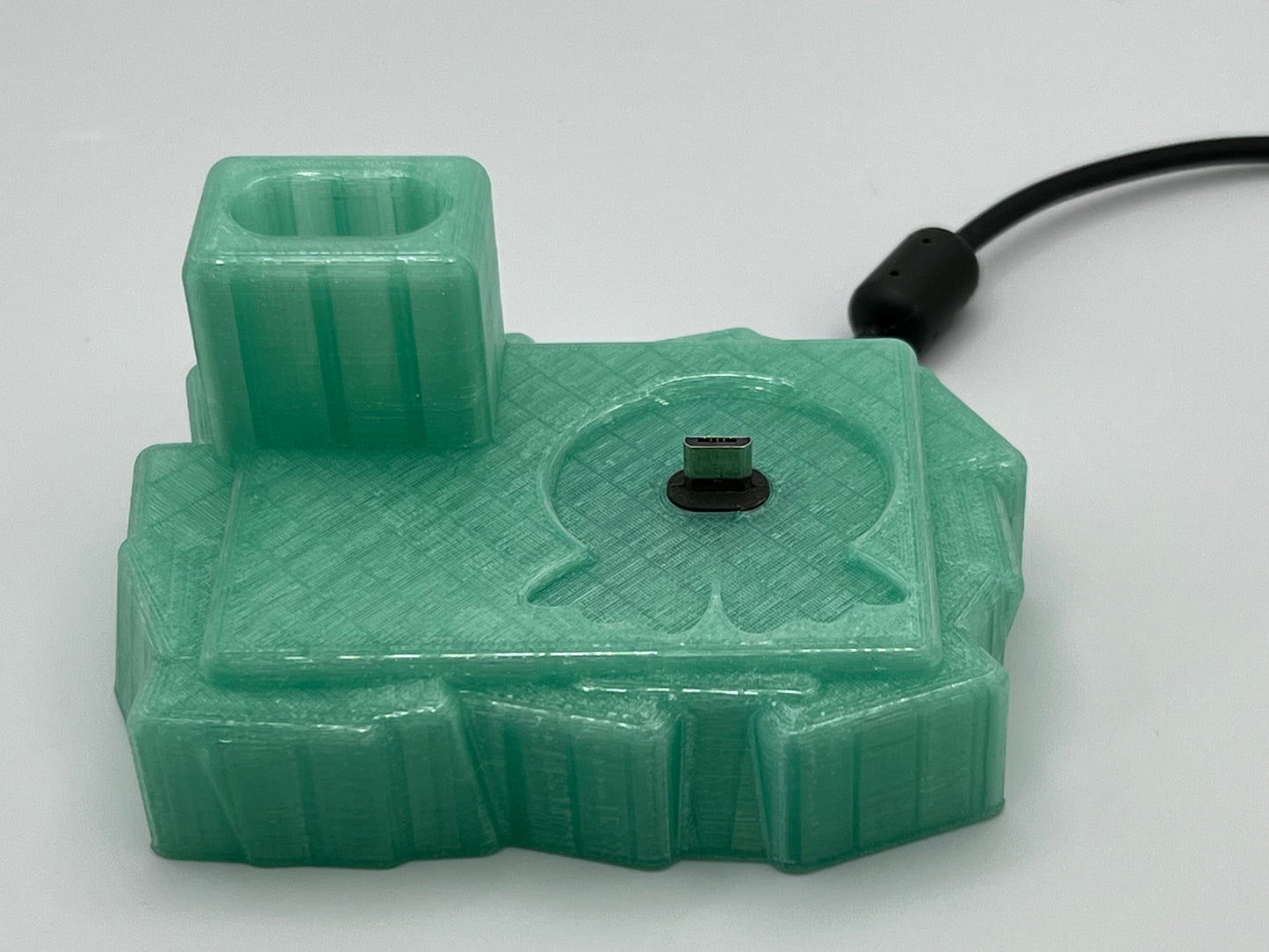 Penguin Luster Battery Holder and Charger